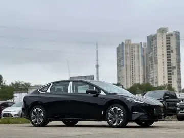 2025 Hongqi Tiangong 05 с пробегом 100 км