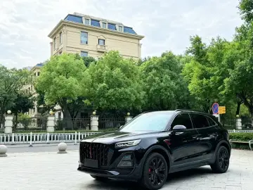 Hongqi HS5