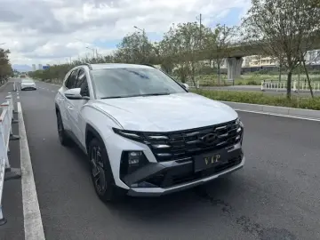 2025 Hyundai Tucson с пробегом 5 200 км