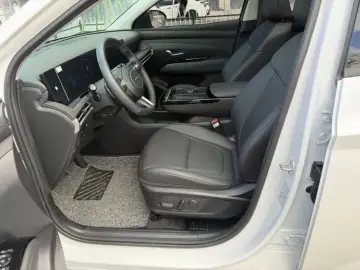 2025 Hyundai Tucson с пробегом 5 200 км