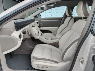 2025 IM Motors (Zhiji) L6 с пробегом 100 км
