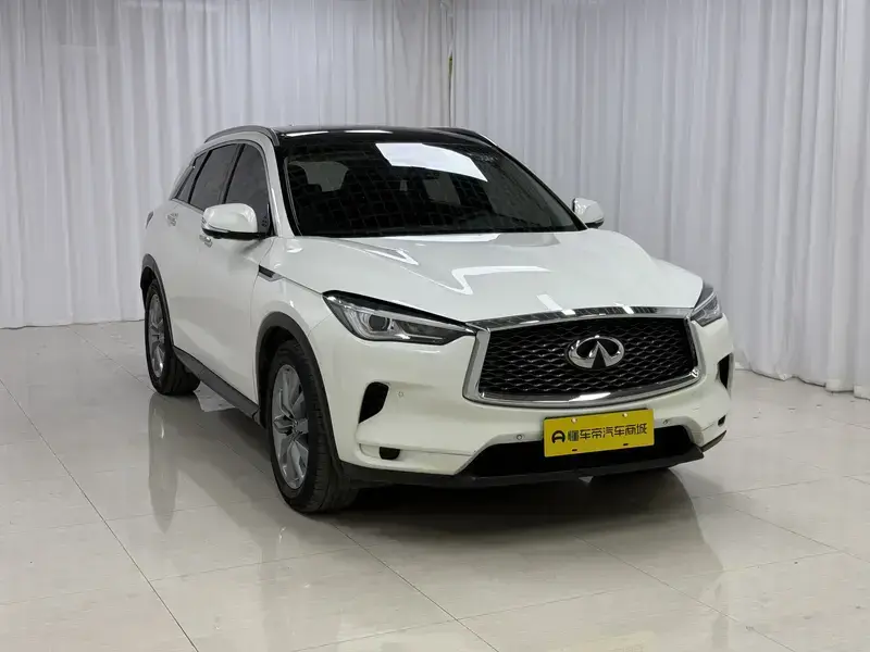 2020 Infiniti QX50 с пробегом 101 900 км
