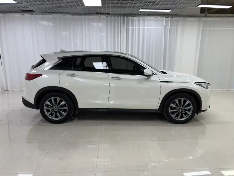 2020 Infiniti QX50 с пробегом 101 900 км