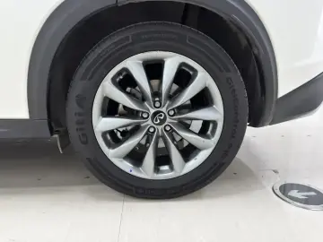 2020 Infiniti QX50 с пробегом 101 900 км