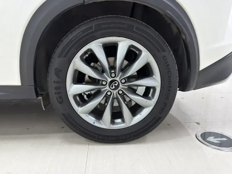 2020 Infiniti QX50 с пробегом 101 900 км