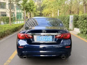 2017 Infiniti Q70 с пробегом 55 000 км