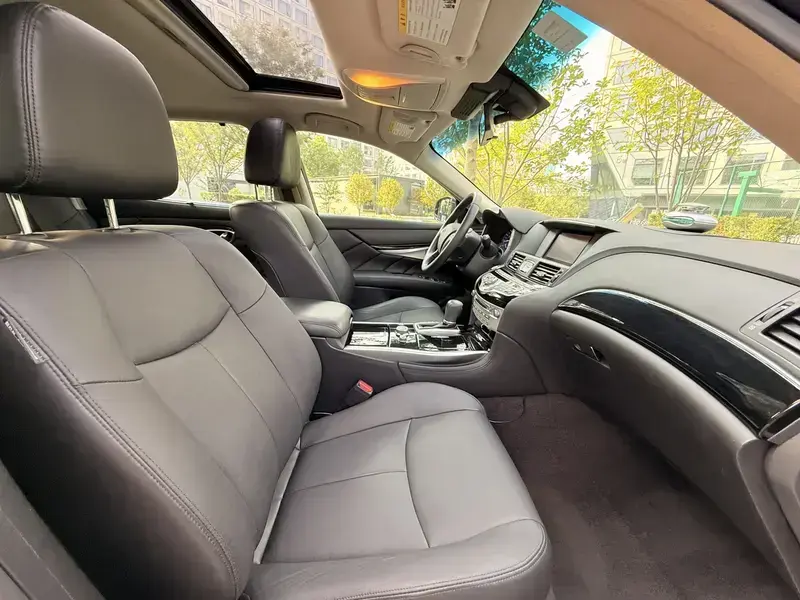 2017 Infiniti Q70 с пробегом 55 000 км