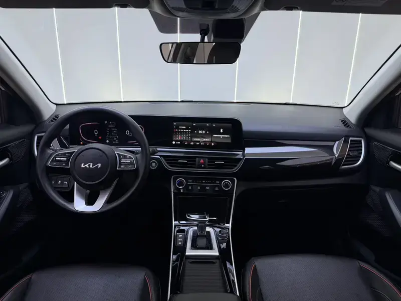2023 Kia Seltos с пробегом 20 000 км