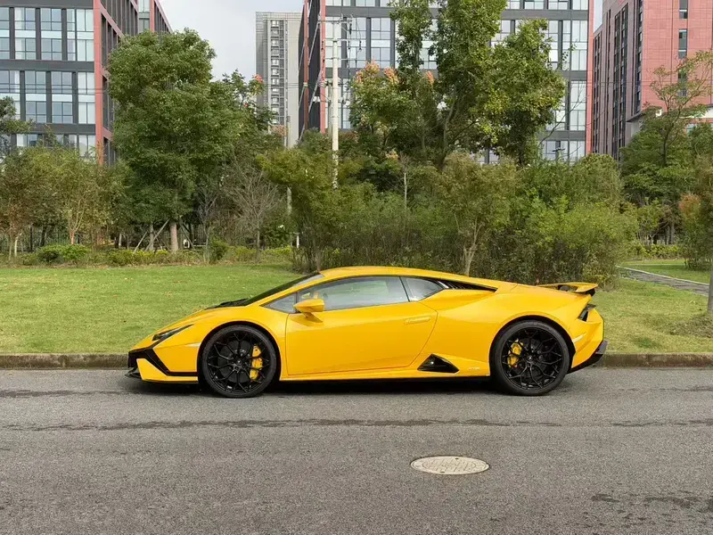 2023 Lamborghini Huracán с пробегом 4 000 км