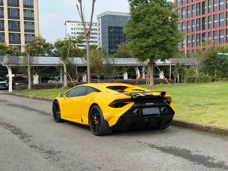 2023 Lamborghini Huracán с пробегом 4 000 км