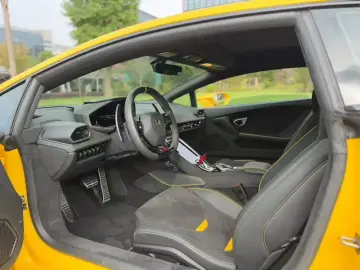 2023 Lamborghini Huracán с пробегом 4 000 км