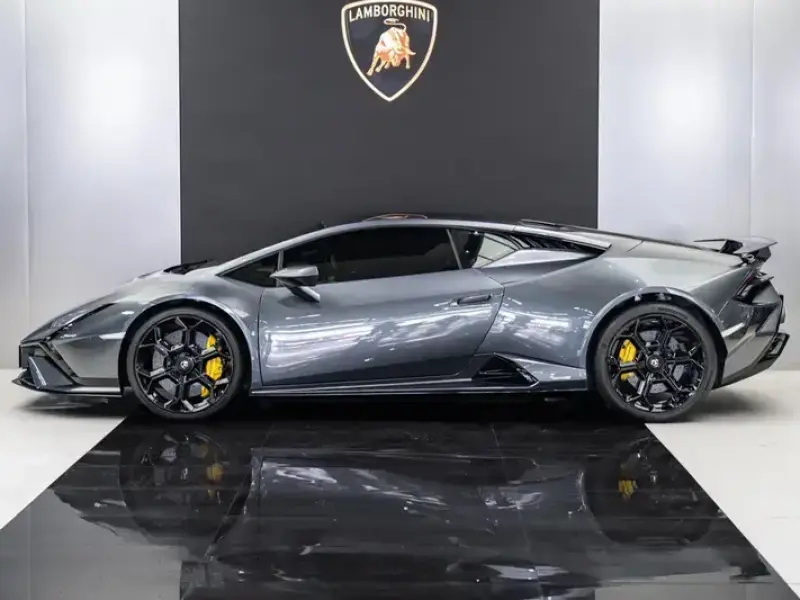 2023 Lamborghini Huracán с пробегом 6 000 км