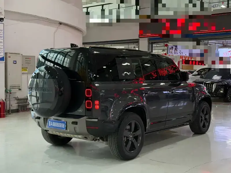 2023 Land Rover Defender с пробегом 60 000 км