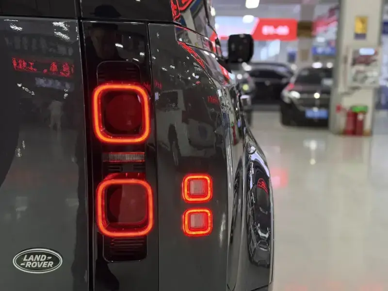 2023 Land Rover Defender с пробегом 60 000 км