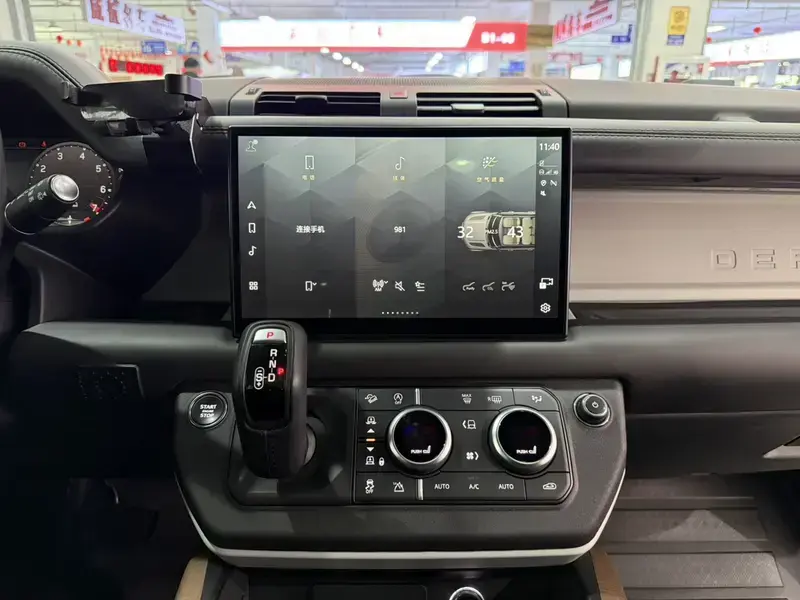 2023 Land Rover Defender с пробегом 60 000 км