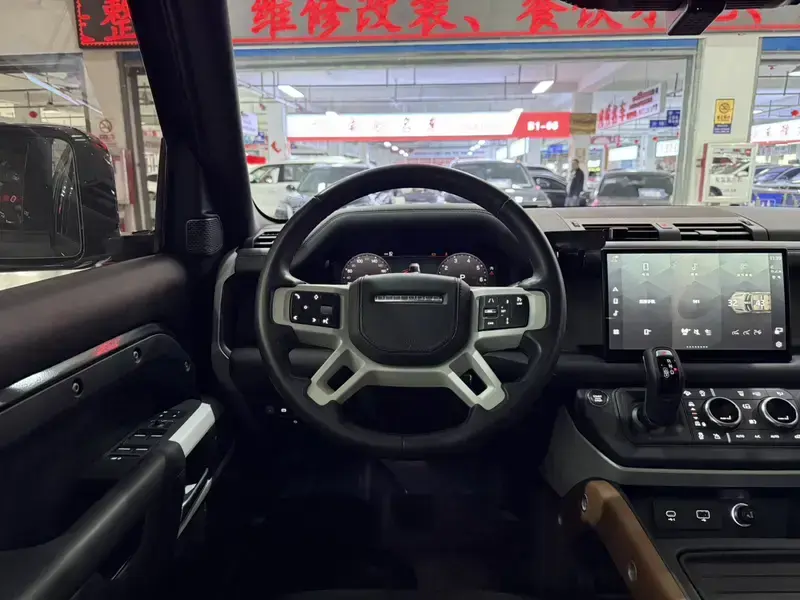 2023 Land Rover Defender с пробегом 60 000 км