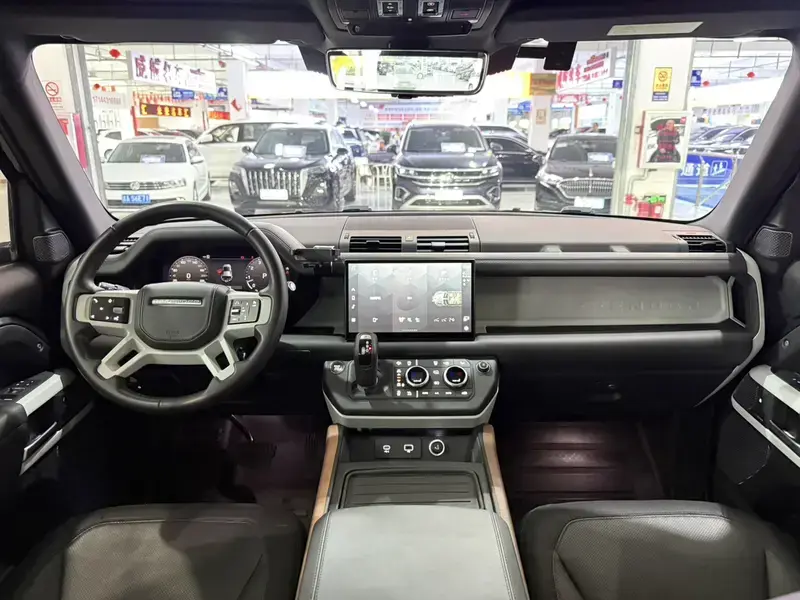 2023 Land Rover Defender с пробегом 60 000 км