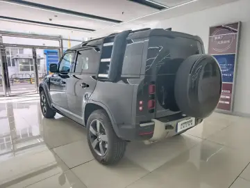 2023 Land Rover Defender с пробегом 53 000 км