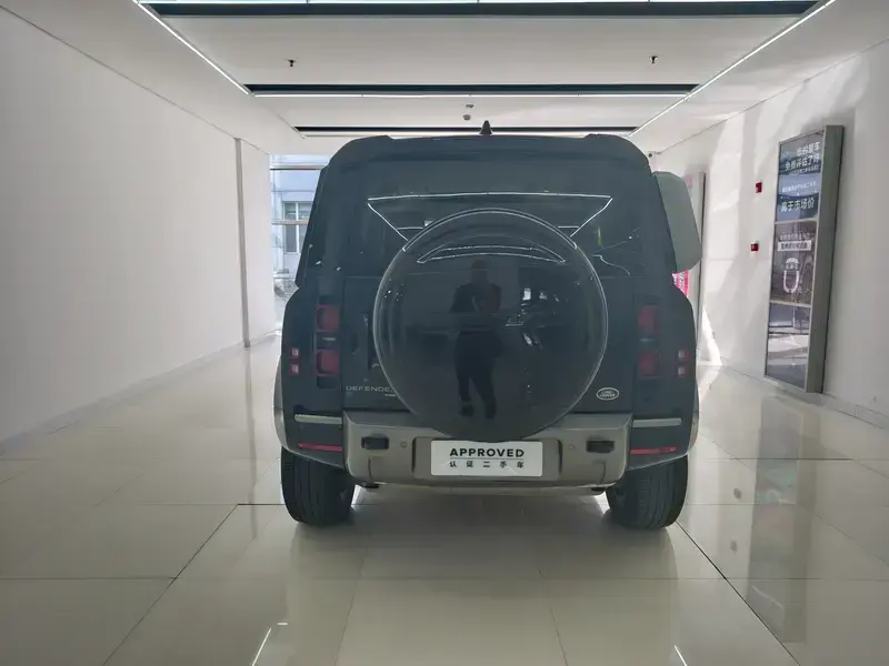 2023 Land Rover Defender с пробегом 53 000 км