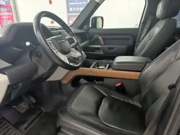2023 Land Rover Defender с пробегом 53 000 км