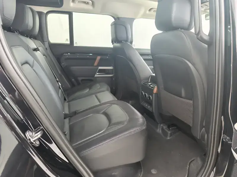 2023 Land Rover Defender с пробегом 53 000 км