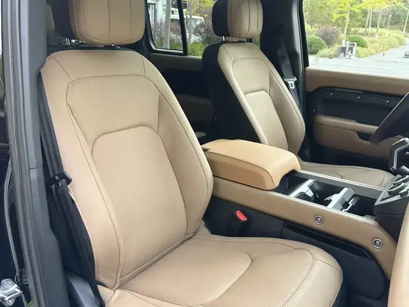 2025 Land Rover Defender с пробегом 7 000 км