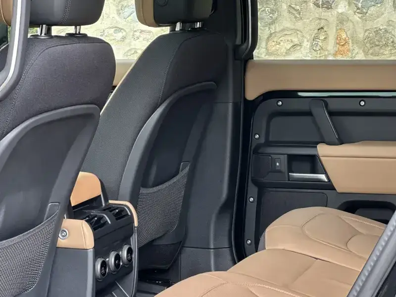 2025 Land Rover Defender с пробегом 7 000 км