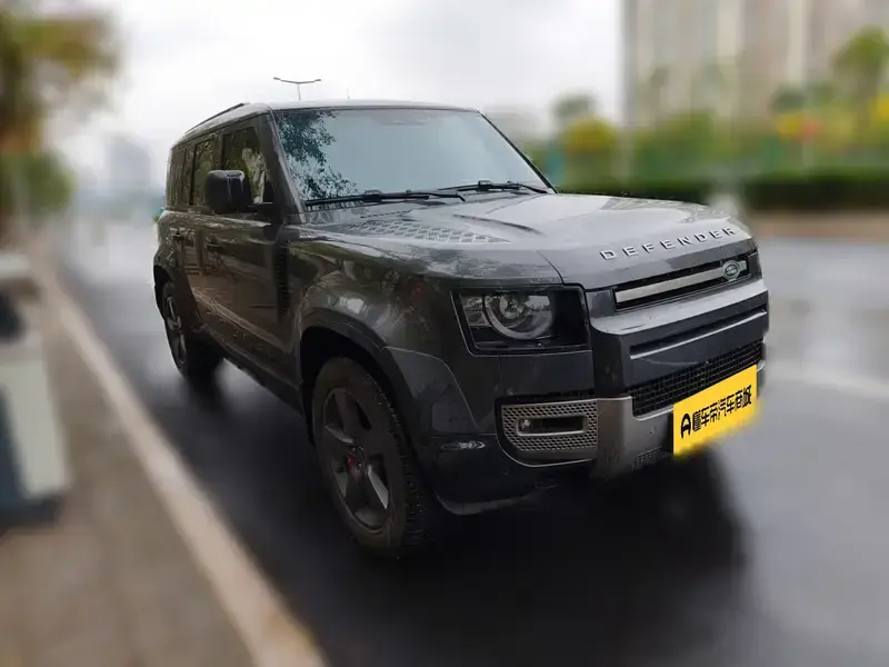 2025 Land Rover Defender с пробегом 23 500 км