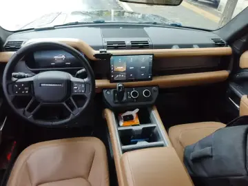 2025 Land Rover Defender с пробегом 23 500 км