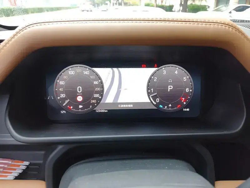 2025 Land Rover Defender с пробегом 23 500 км