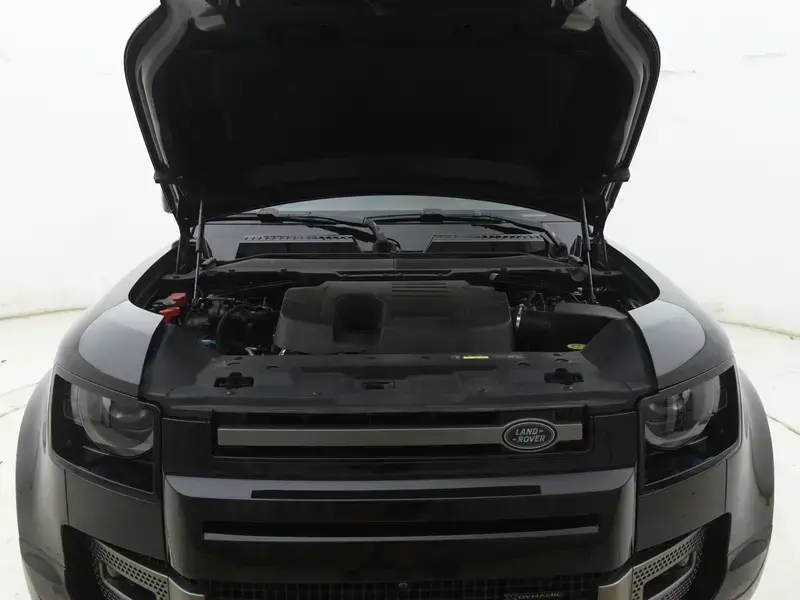 2022 Land Rover Defender с пробегом 30 000 км
