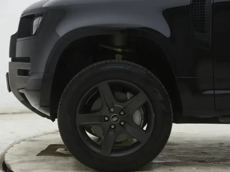 2022 Land Rover Defender с пробегом 30 000 км