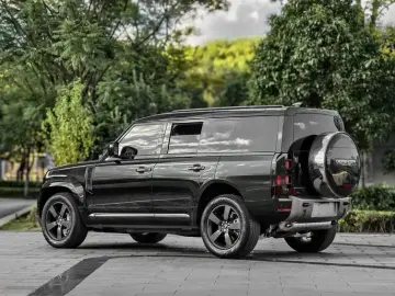 2022 Land Rover Defender с пробегом 62 000 км