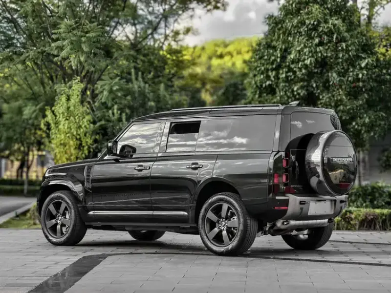 2022 Land Rover Defender с пробегом 62 000 км