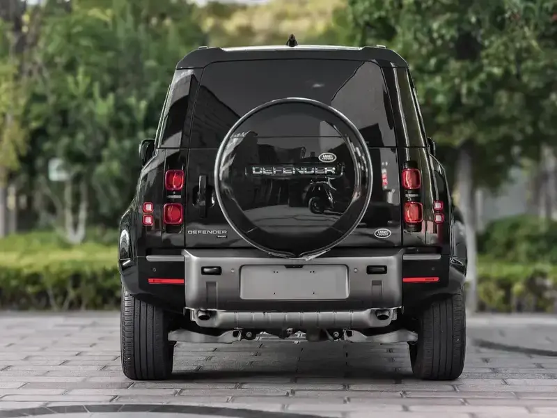 2022 Land Rover Defender с пробегом 62 000 км