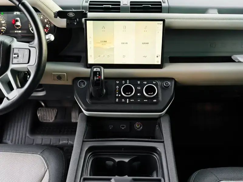 2022 Land Rover Defender с пробегом 62 000 км