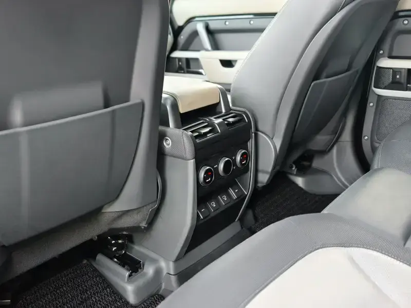 2022 Land Rover Defender с пробегом 62 000 км