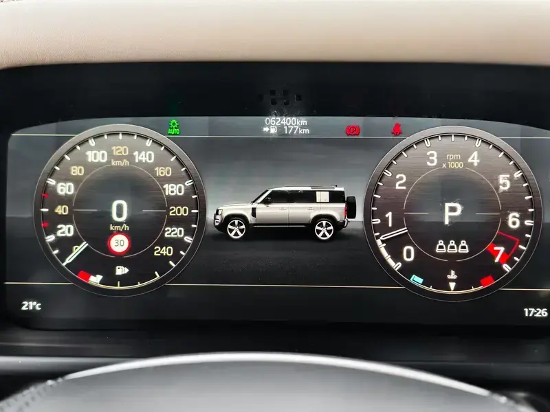 2022 Land Rover Defender с пробегом 62 000 км