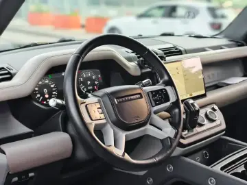 2022 Land Rover Defender с пробегом 62 000 км