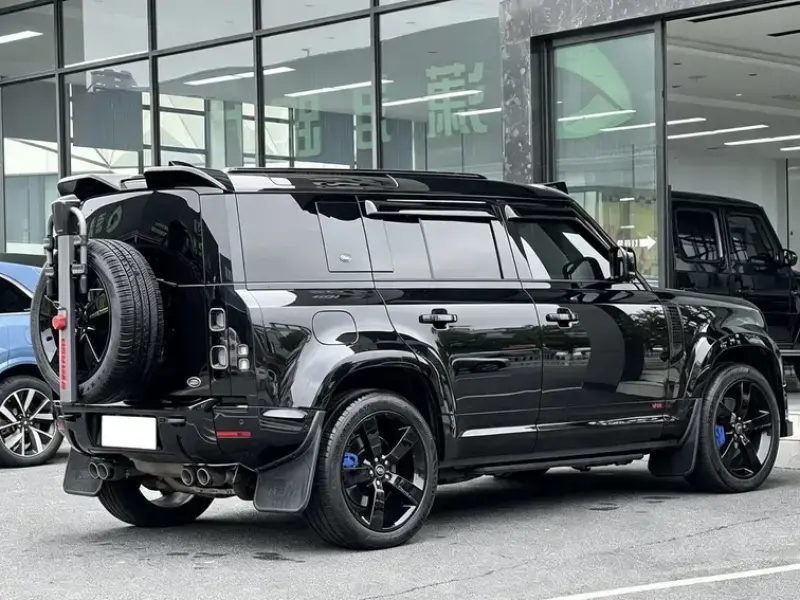 2023 Land Rover Defender с пробегом 20 000 км