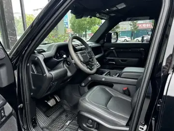 2023 Land Rover Defender с пробегом 20 000 км
