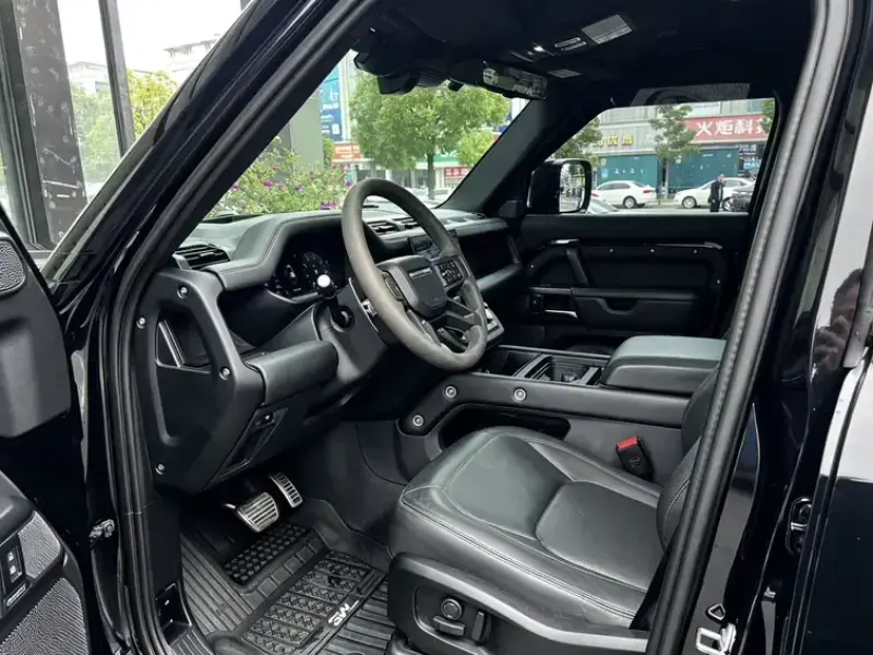 2023 Land Rover Defender с пробегом 20 000 км