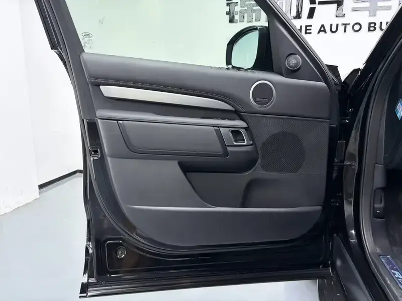 2023 Land Rover Discovery с пробегом 50 000 км