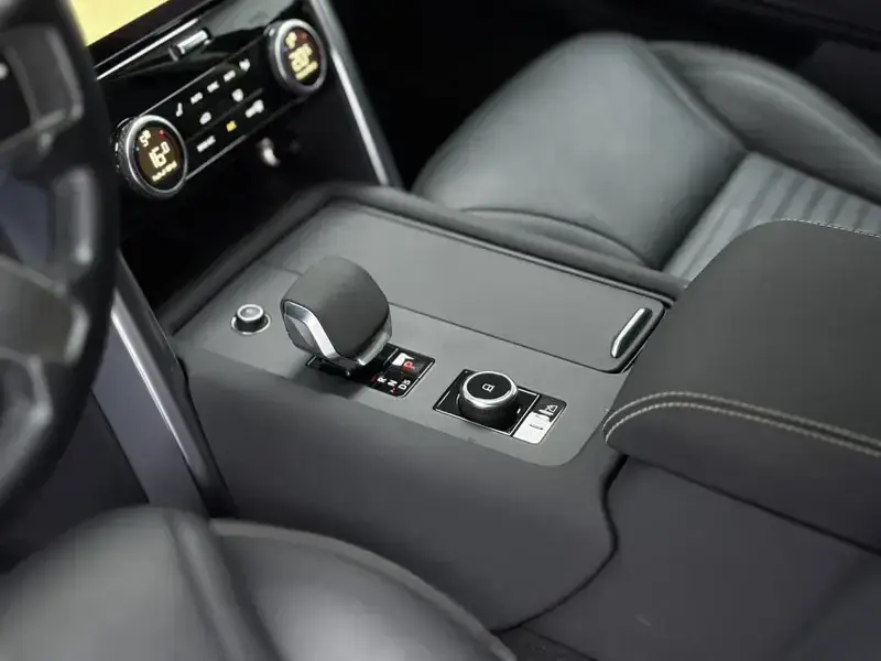 2023 Land Rover Discovery с пробегом 50 000 км