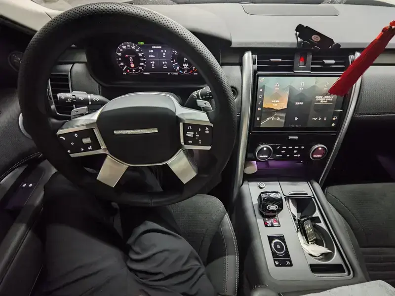 2023 Land Rover Discovery с пробегом 14 000 км