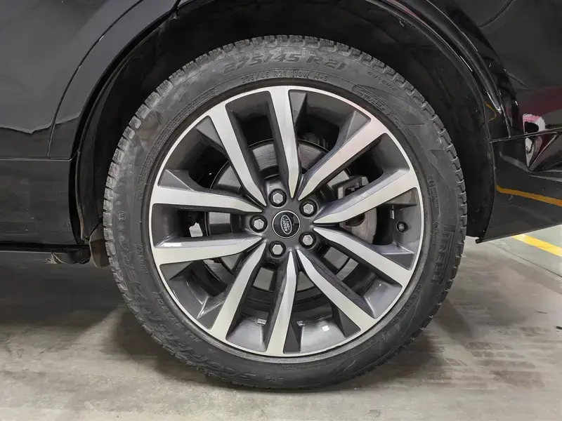 2023 Land Rover Discovery с пробегом 55 200 км