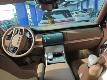 2024 Land Rover Range Rover с пробегом 21 000 км
