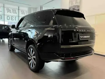 2025 Land Rover Range Rover с пробегом 13 000 км