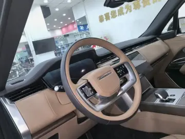 2024 Land Rover Range Rover с пробегом 40 000 км