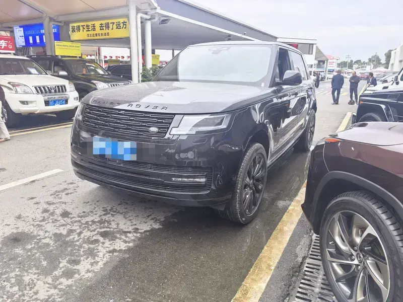 2025 Land Rover Range Rover с пробегом 23 000 км